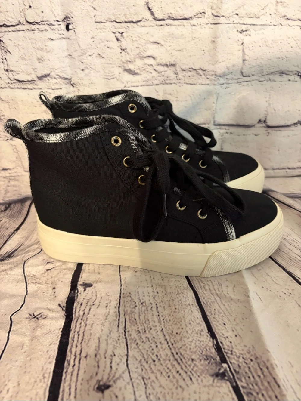 Old Navy Black High-Top Platform Sneakers - Girls Size 3